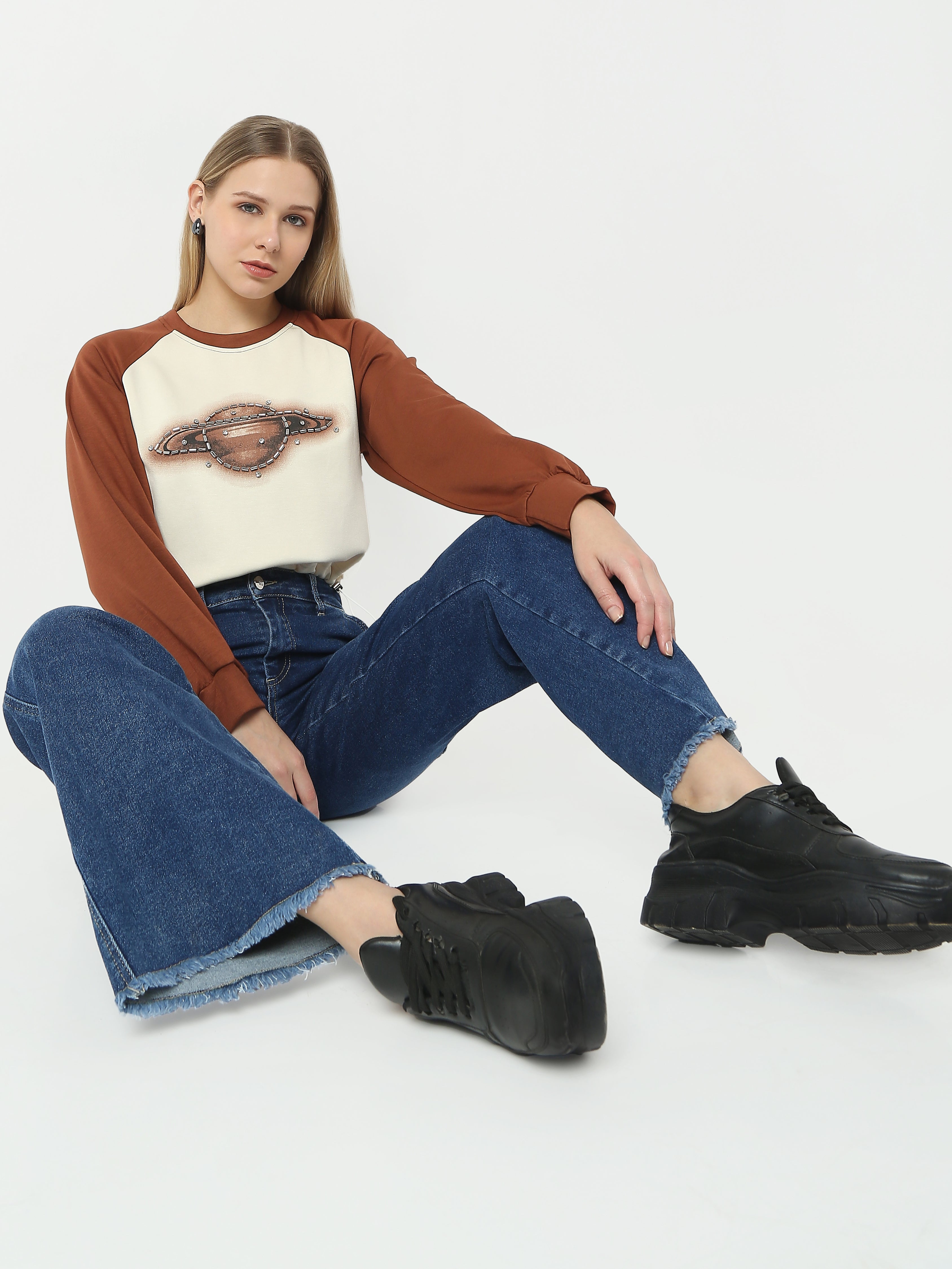 Graphic Raglan Sleeve Crop Top