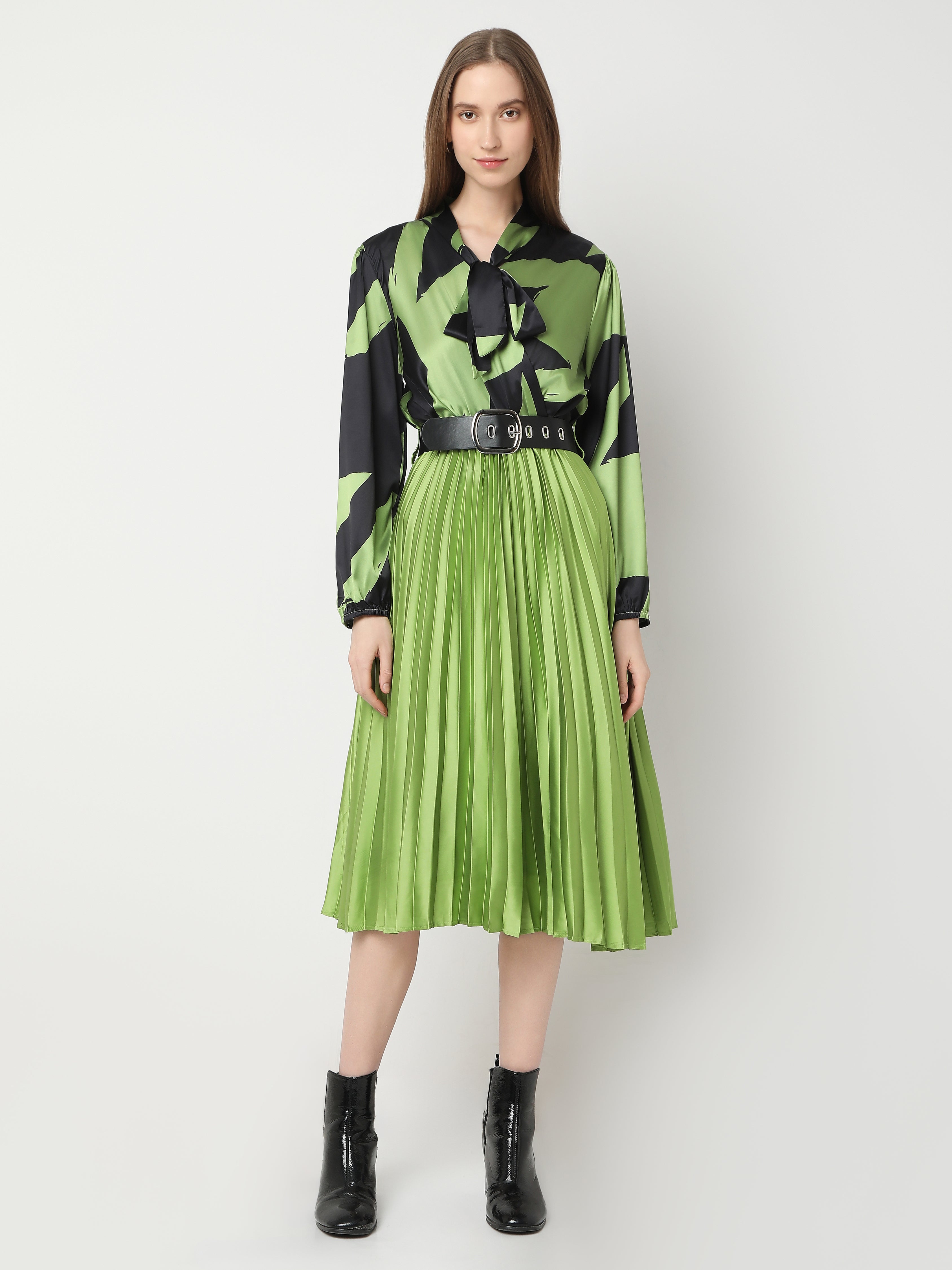 Women's Green Pleated Skirt and Printed Blouse Ensemble