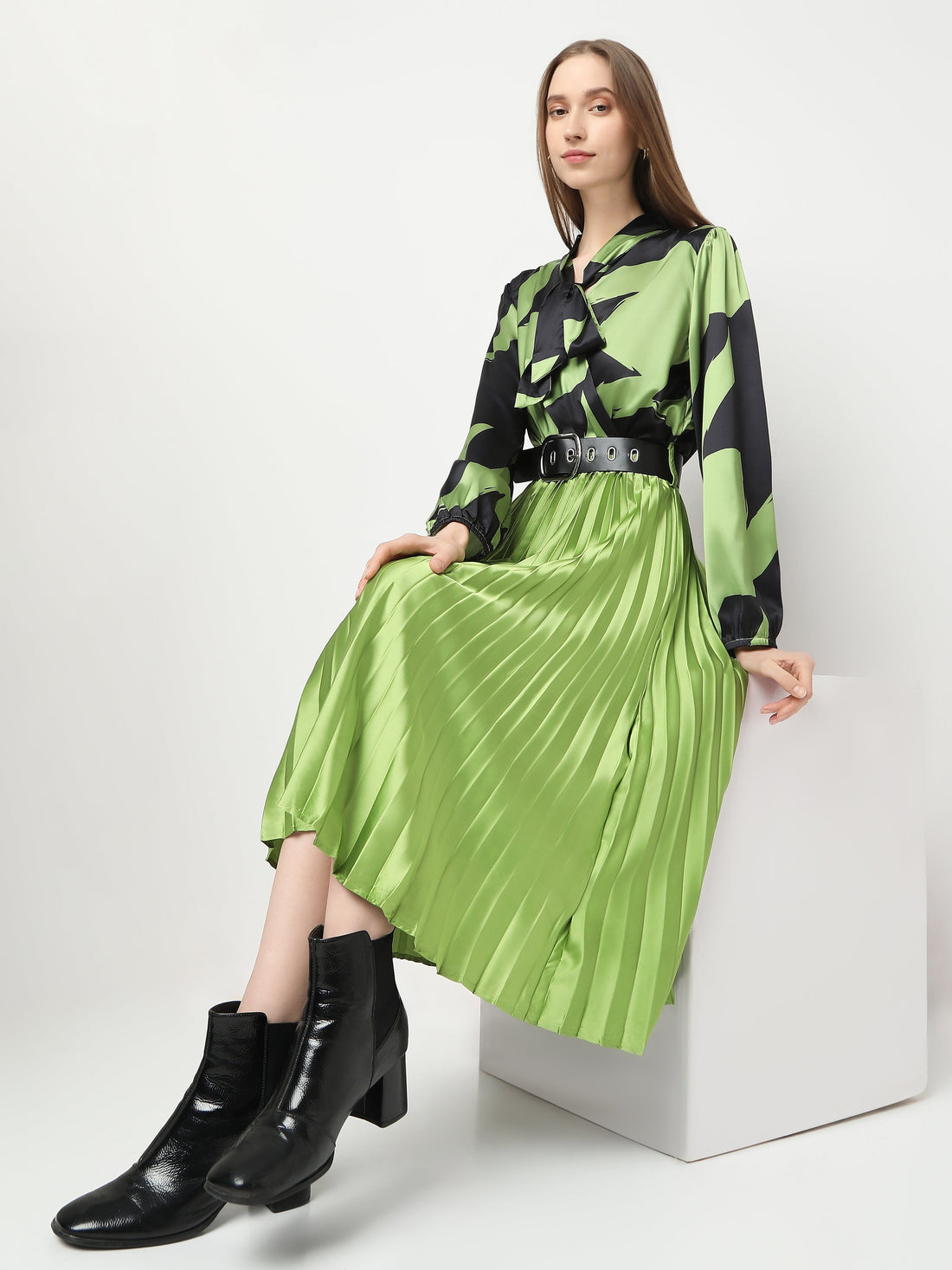 Women's Green Pleated Skirt and Printed Blouse Ensemble