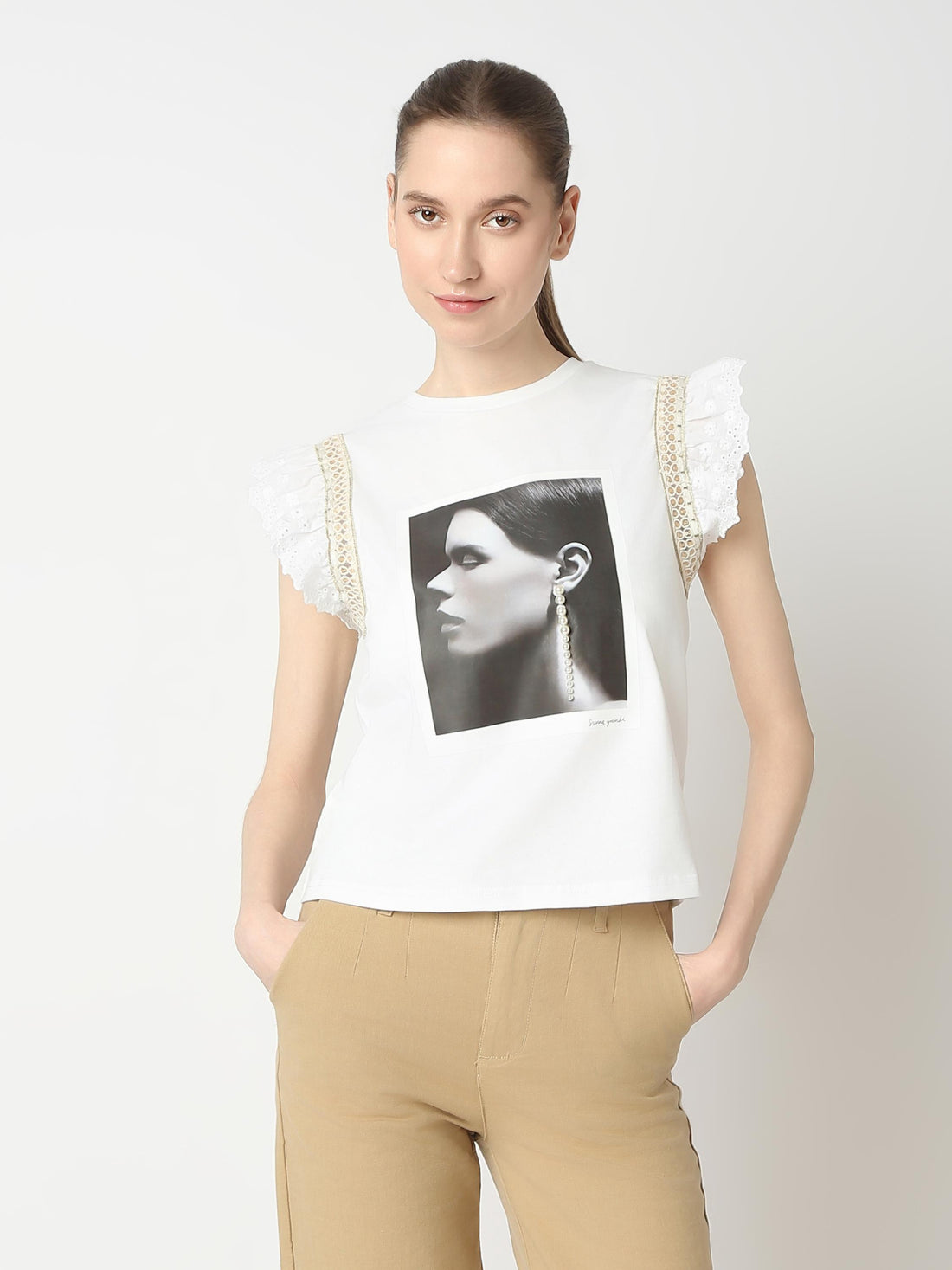 Graphic Ruffle Sleeve Top