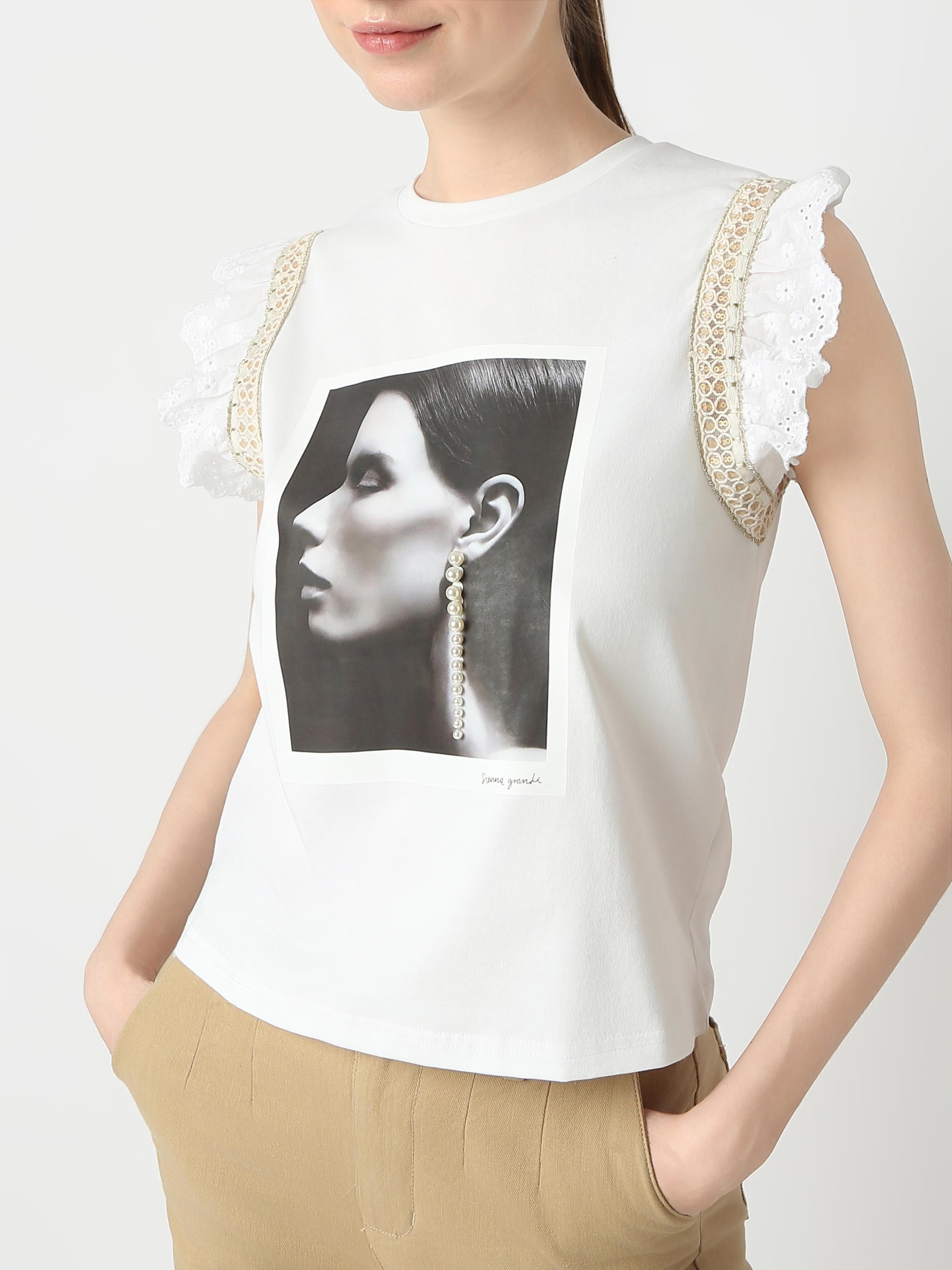 Graphic Ruffle Sleeve Top