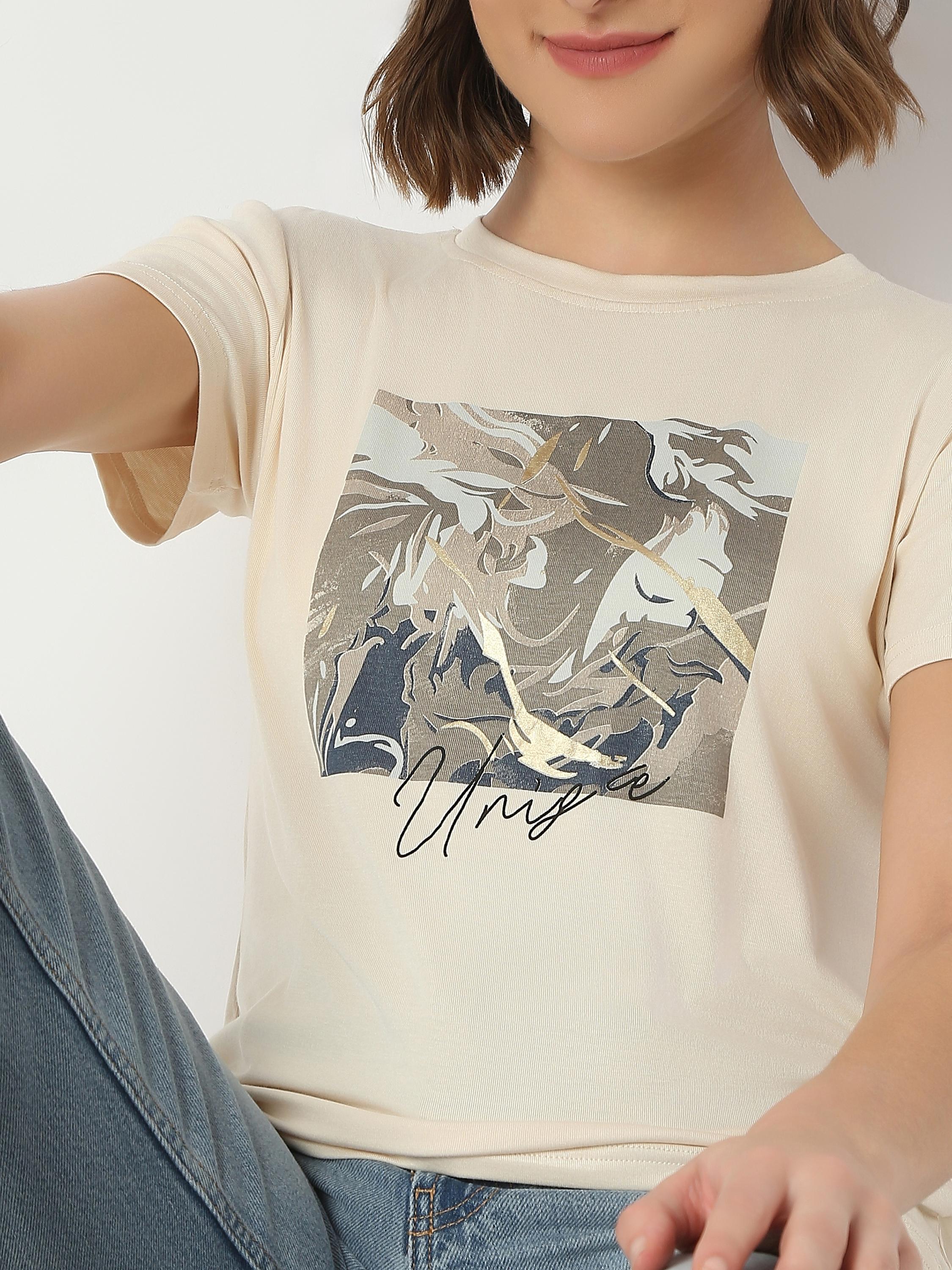 Crew-Neck T-shirt with Abstract Graphic