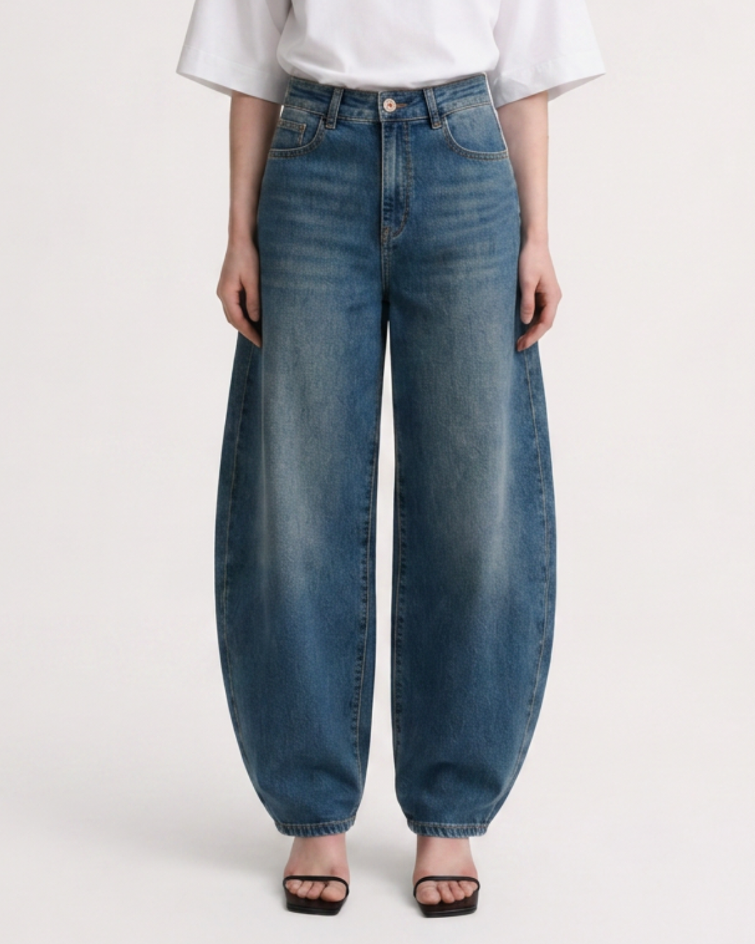 Balloon Fit Leg Jeans