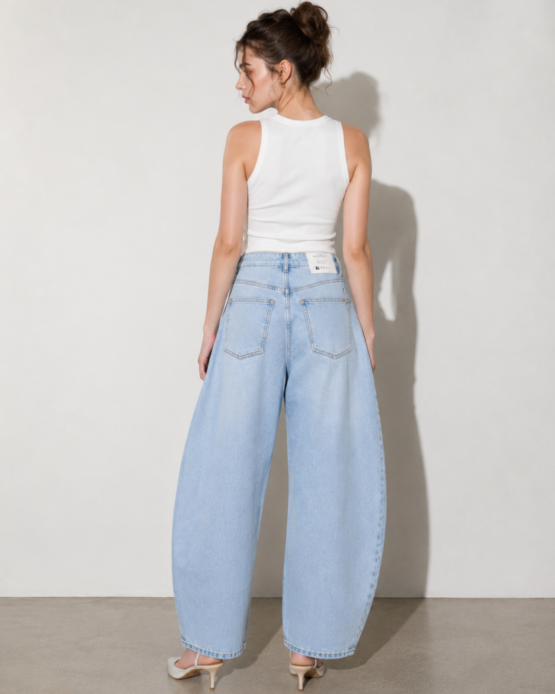 Balloon Fit Leg Jeans