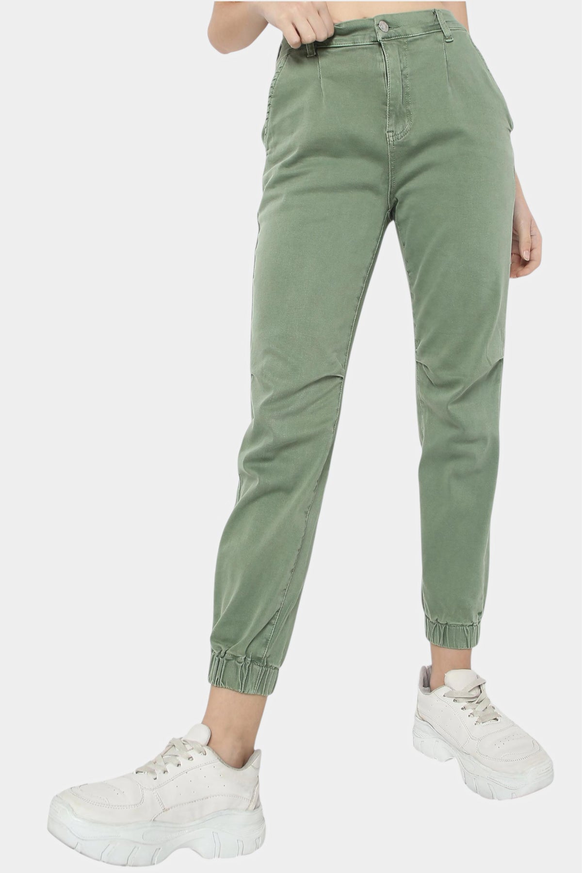 Pleated Jogger Jeans