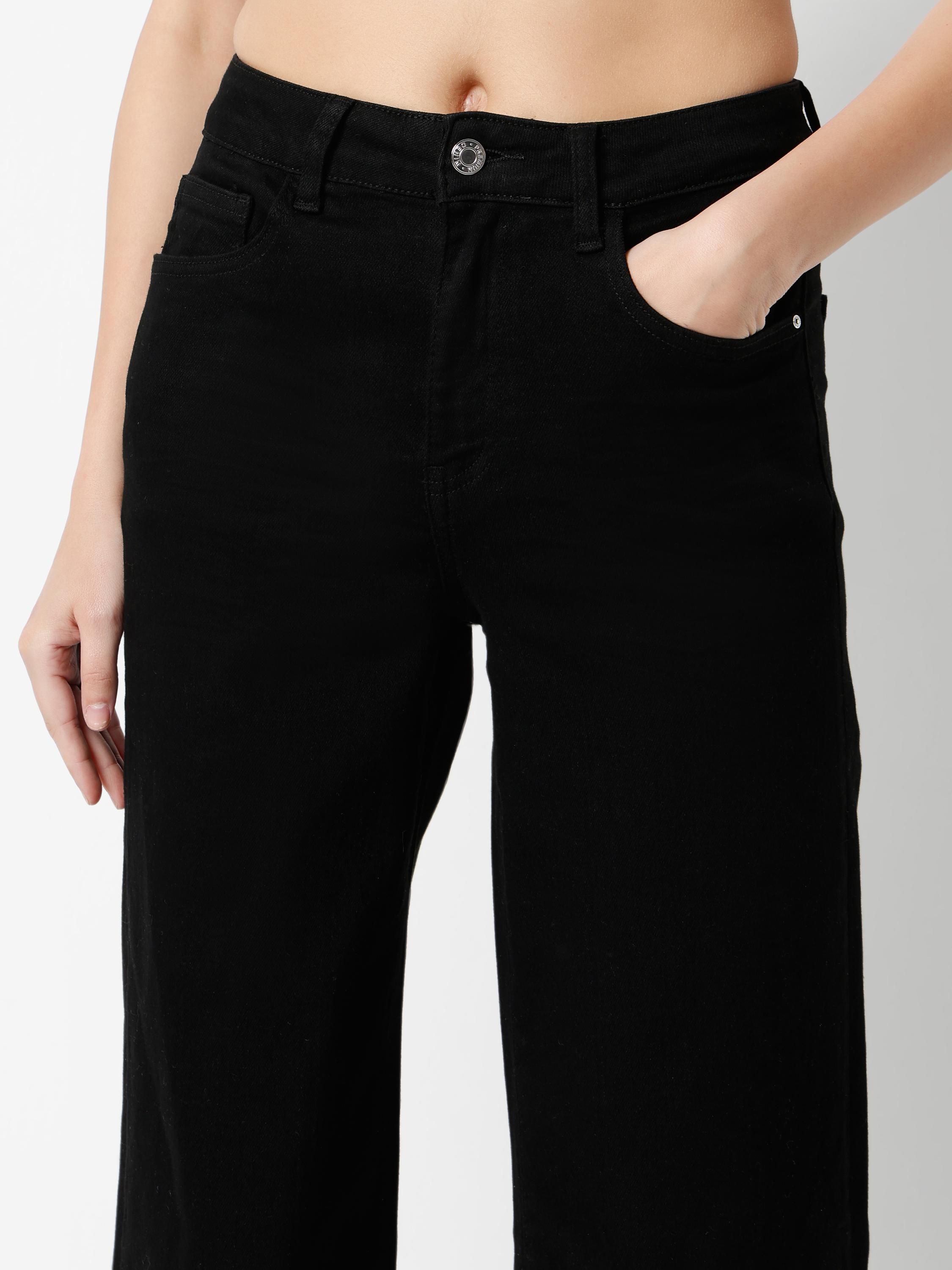 Contemporary Wide-Leg Jeans with Structured Fit