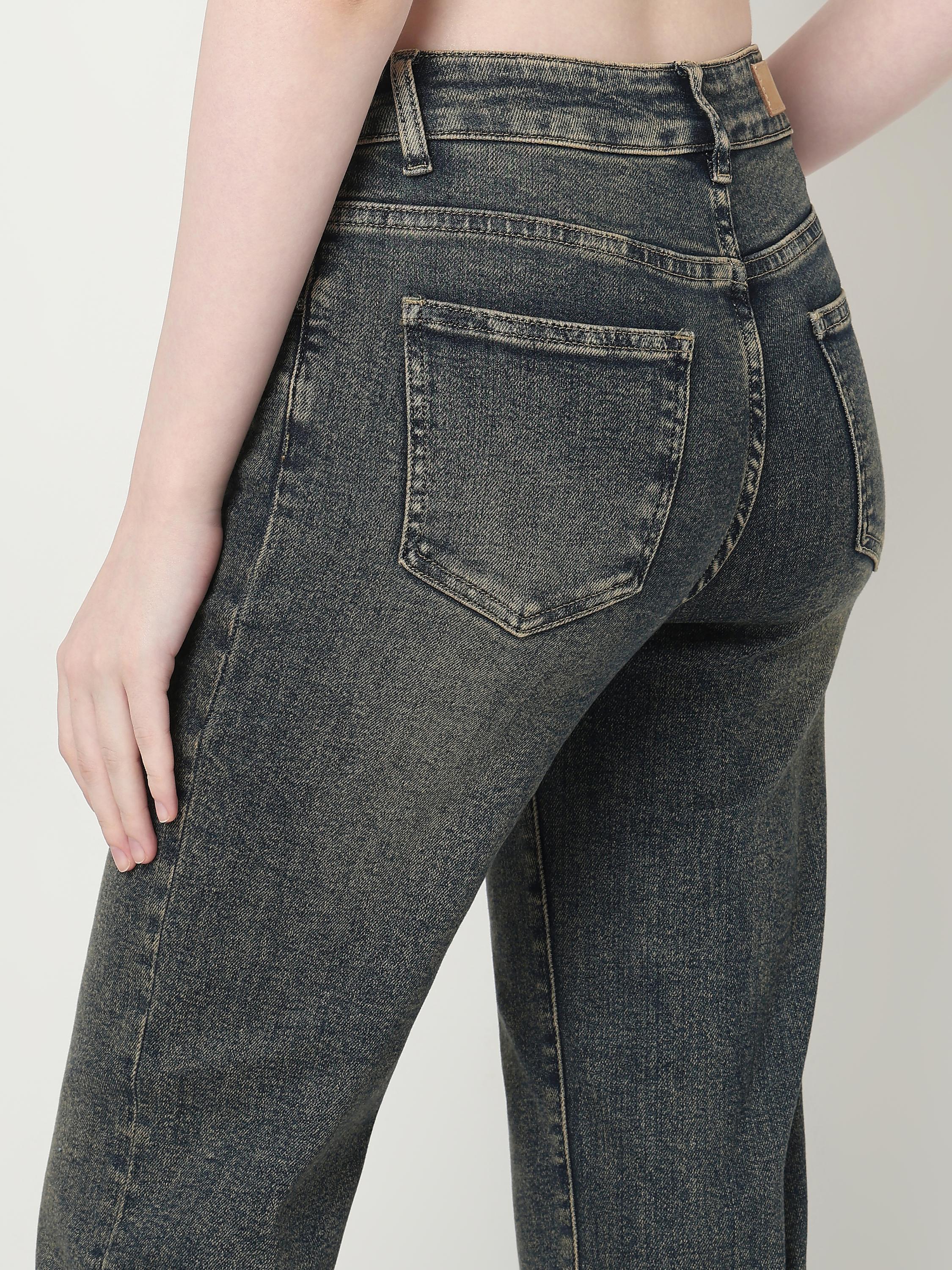 The Vintage Edit – Straight Crop Jeans with Raw Hem