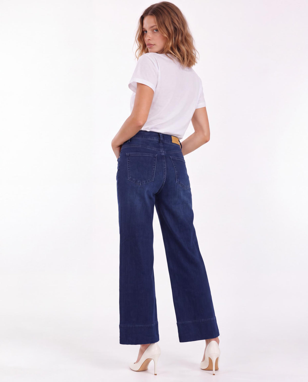 Cropped Dark Blue Jeans with Cuffed Hem