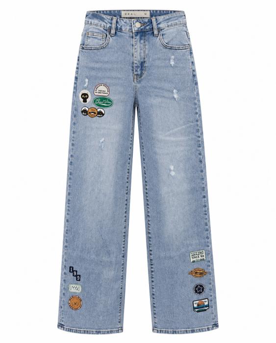 Patch Applique Distressed Straight Leg Jeans
