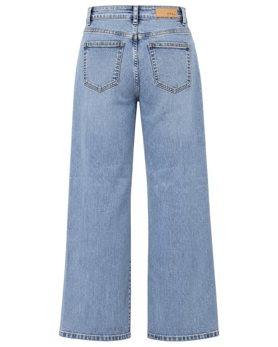 Patch Applique Distressed Straight Leg Jeans