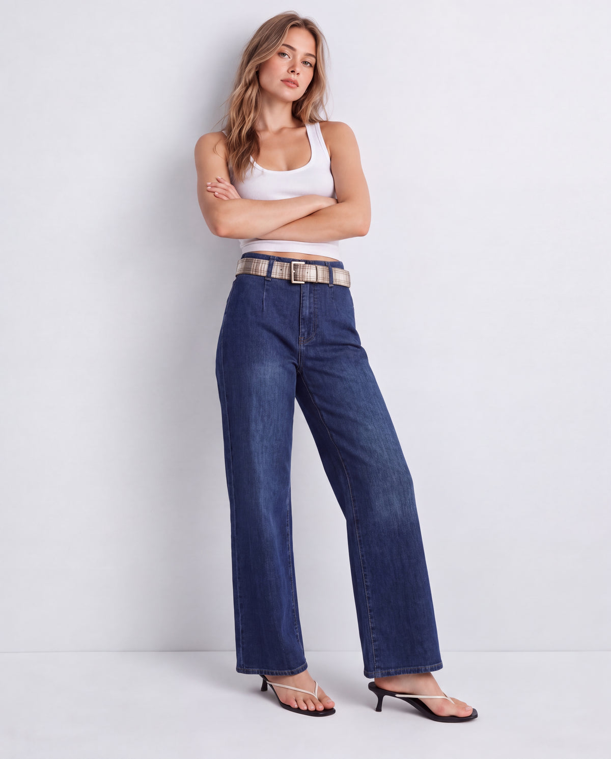 Pleated Wide Leg Dark Blue Jeans with Checked Belt