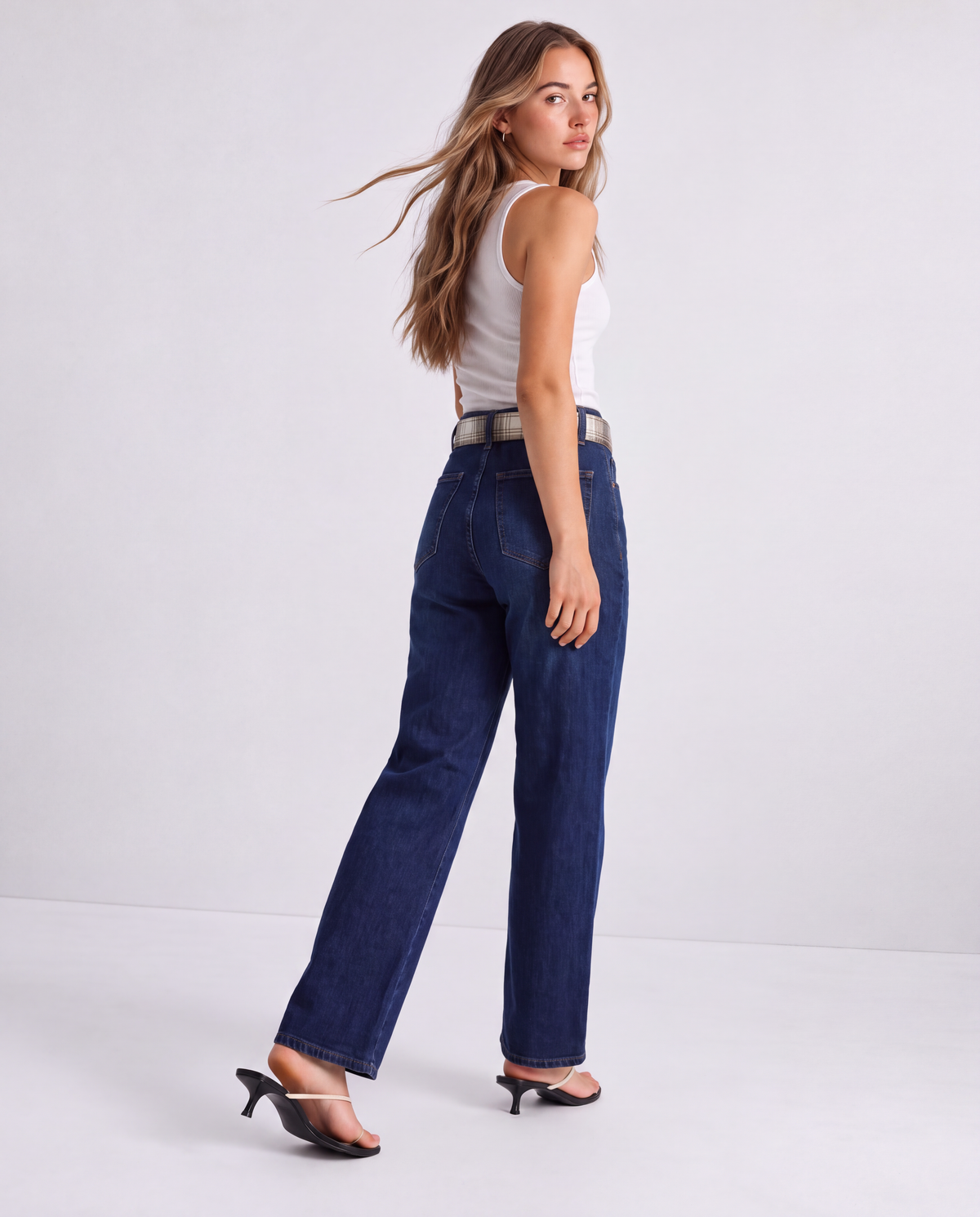 Pleated Wide Leg Dark Blue Jeans with Checked Belt