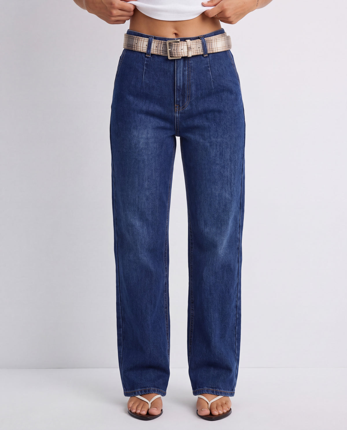 Pleated Wide Leg Dark Blue Jeans with Checked Belt