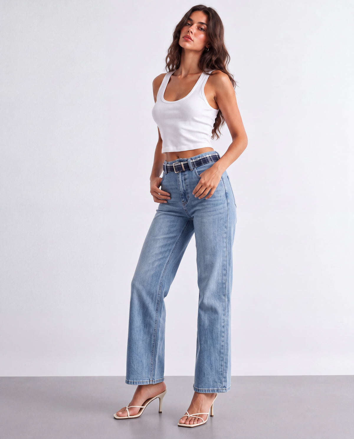 Pleated Wide Leg Dark Blue Jeans with Checked Belt