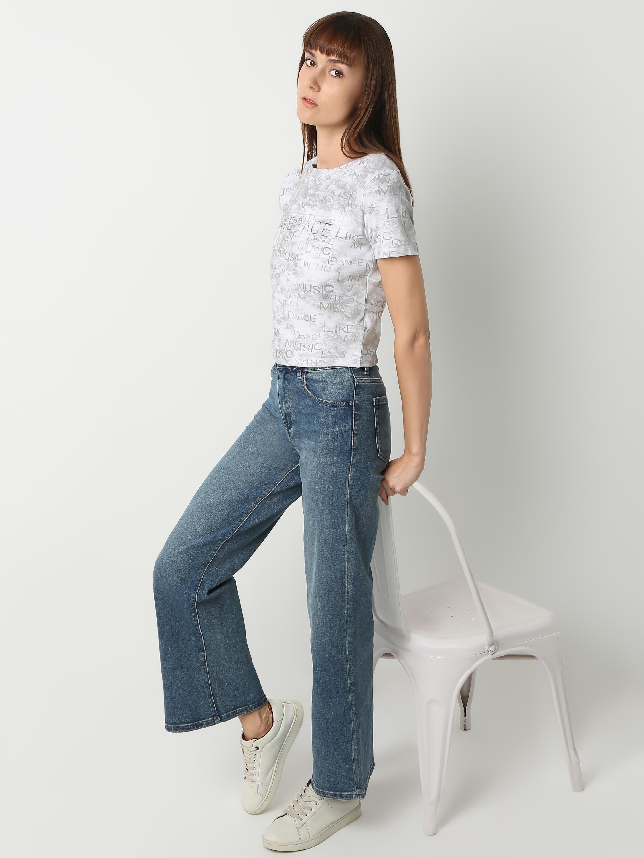 Textured Graphic Casual Top
