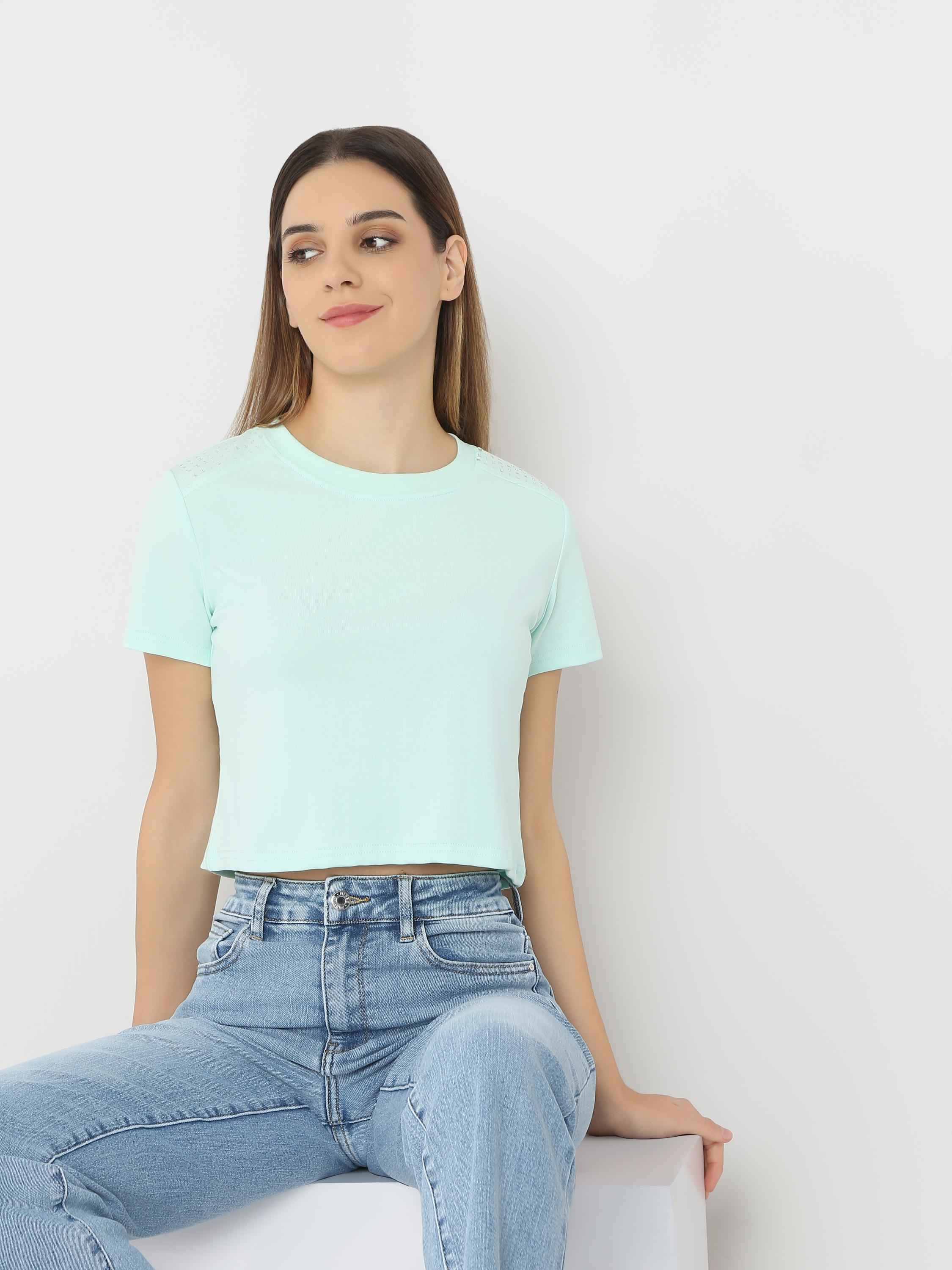 Minimal Stud Shoulder Crop Top