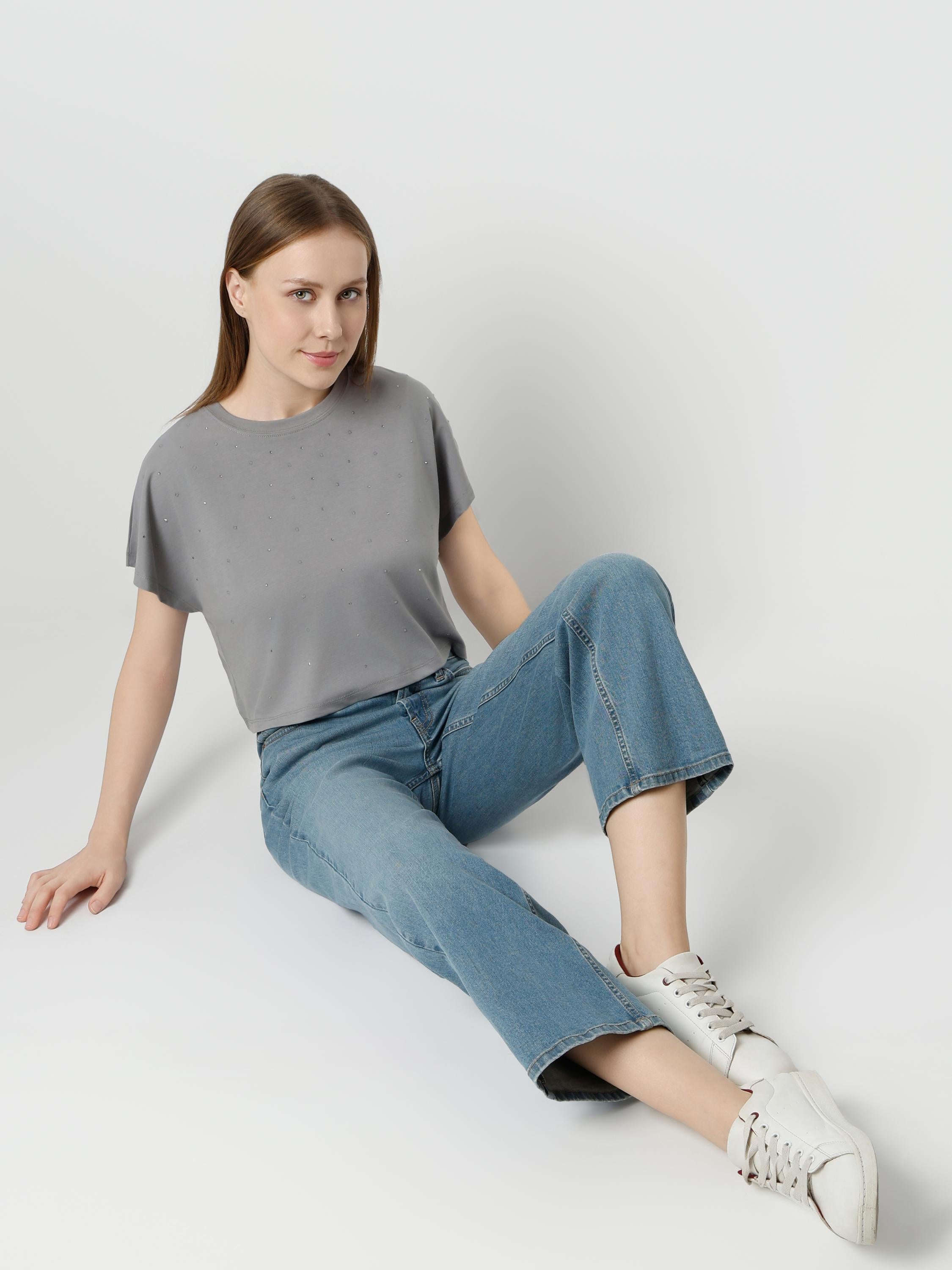 Stud Detail Relaxed Crop Top