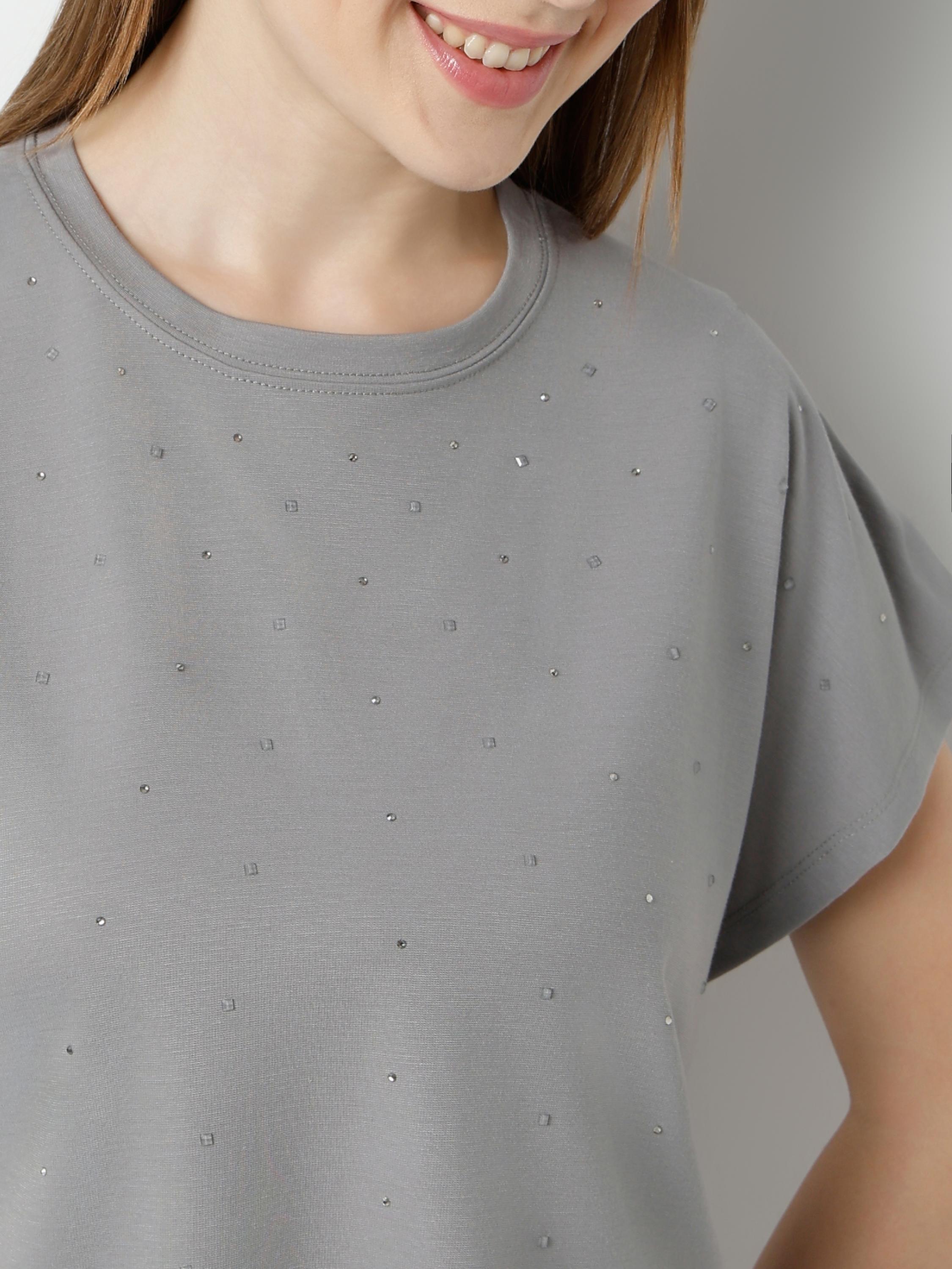 Stud Detail Relaxed Crop Top