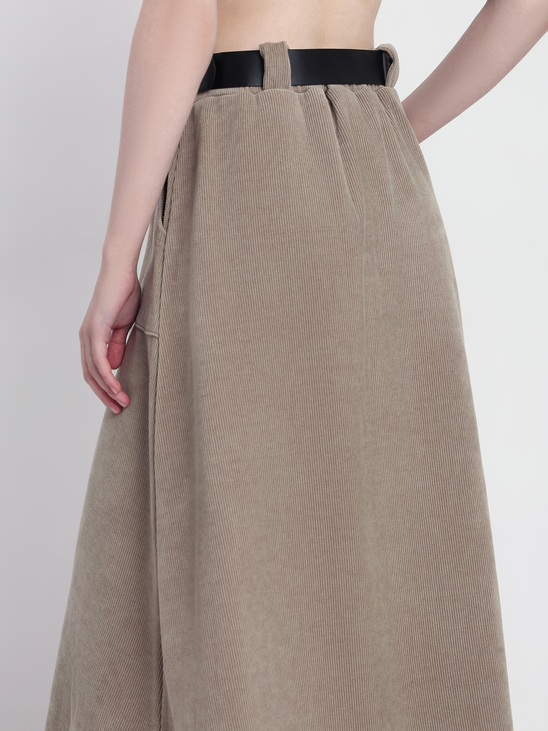 Retro-Inspired Midi Skirt