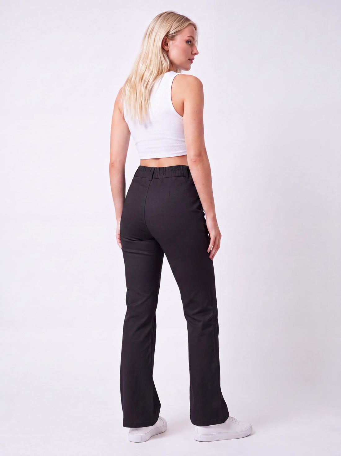 Relaxed Wide-Leg Jeans