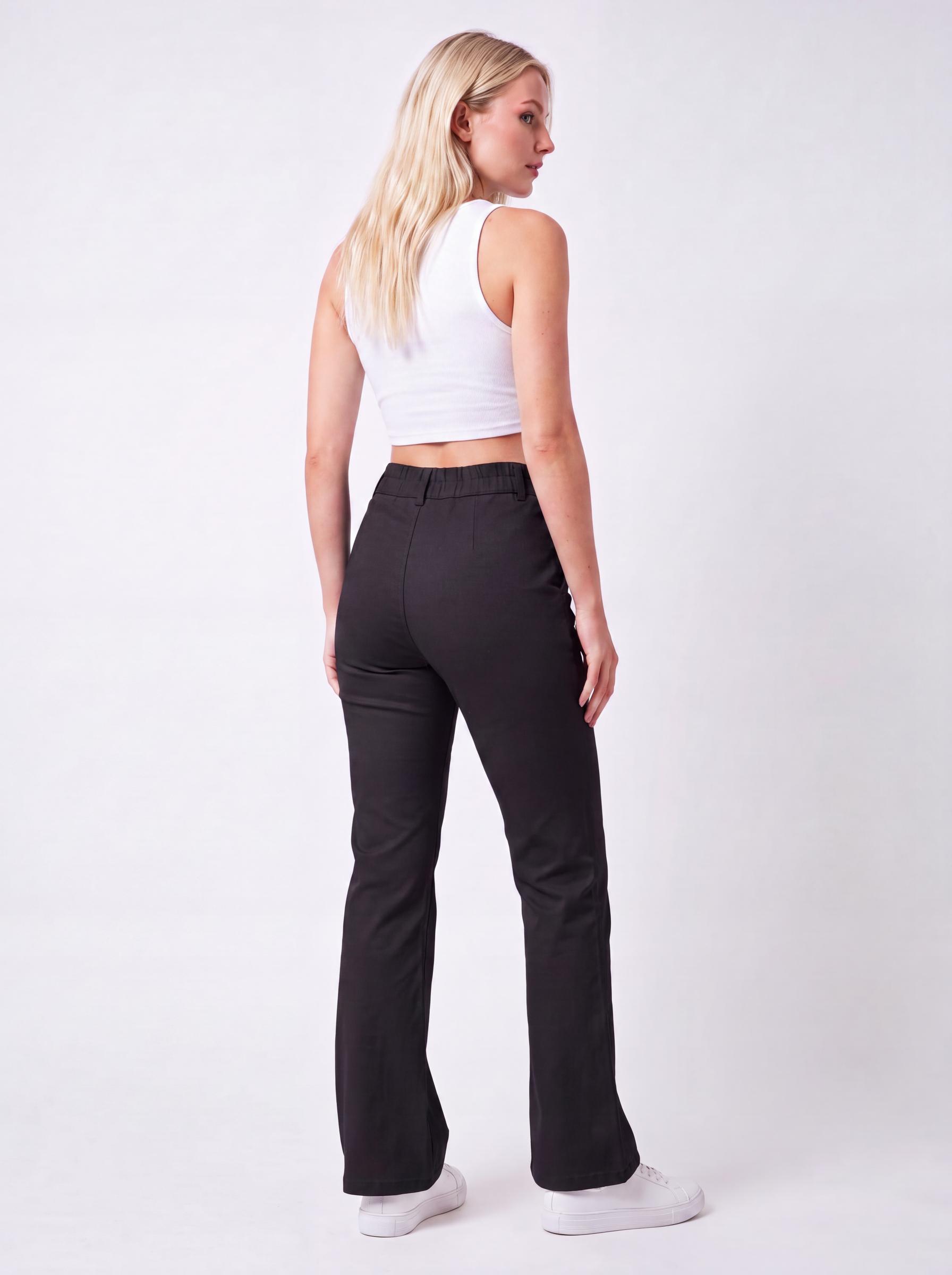 Relaxed Wide-Leg Jeans