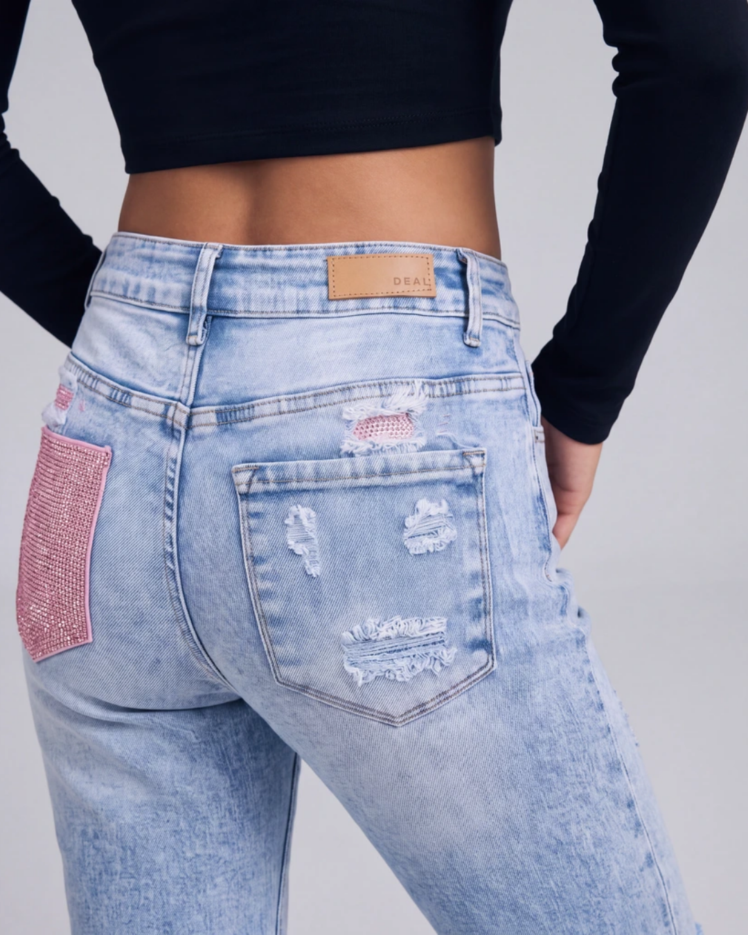 Women's Light Wash Straight Fit Jeans