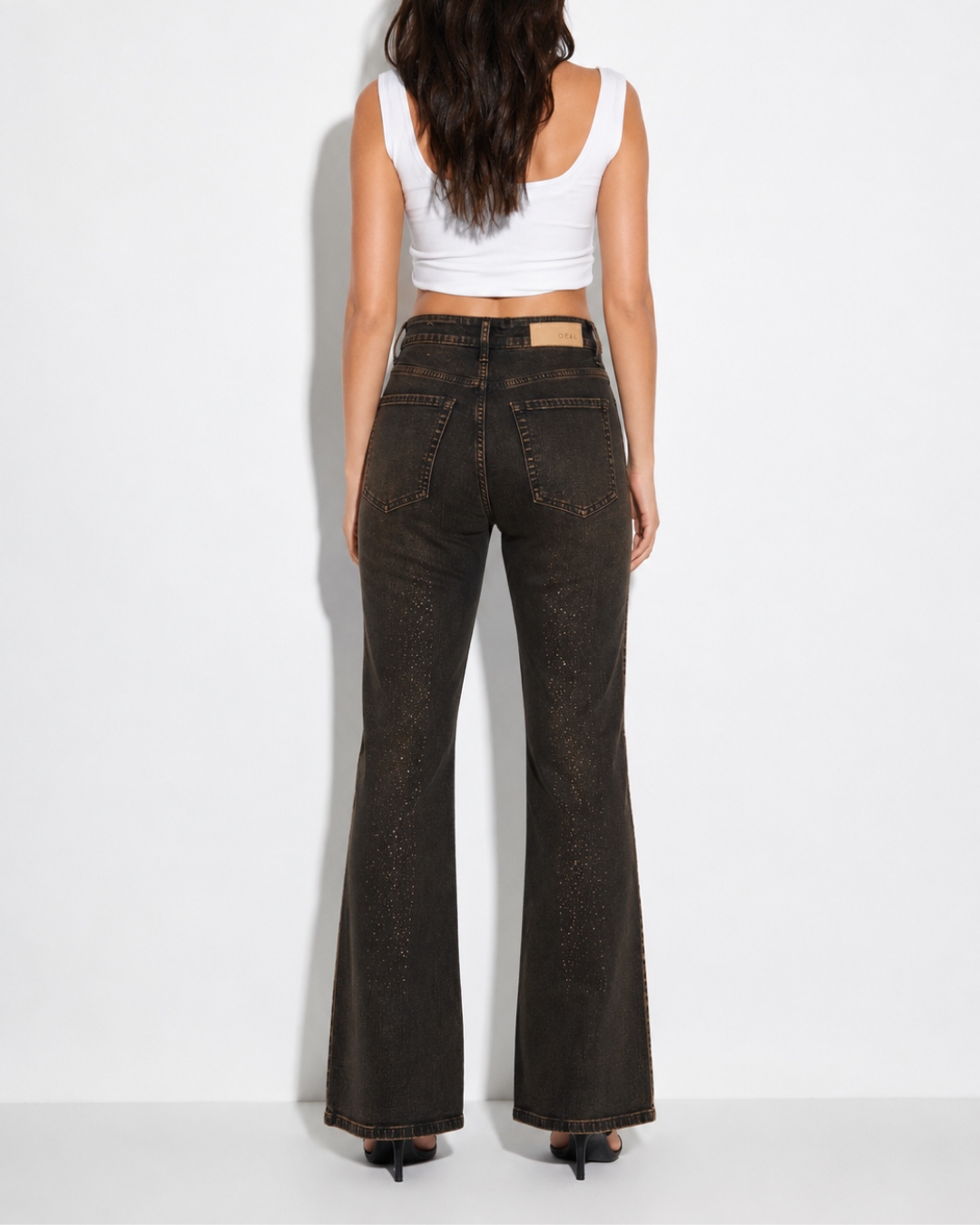 Women's Mud Wash Straight Fit Jeans with Subtle Stud Embellishment